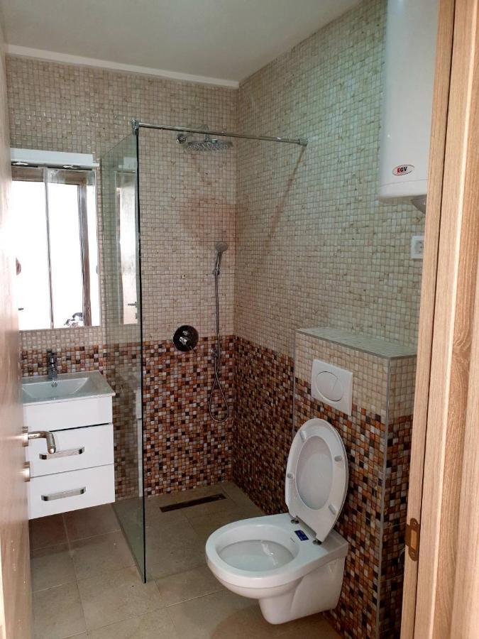 Aleksandar First Sea Line Apartment بار المظهر الخارجي الصورة